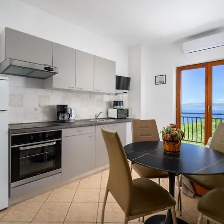 5235-3 In * Drenje (Istria)